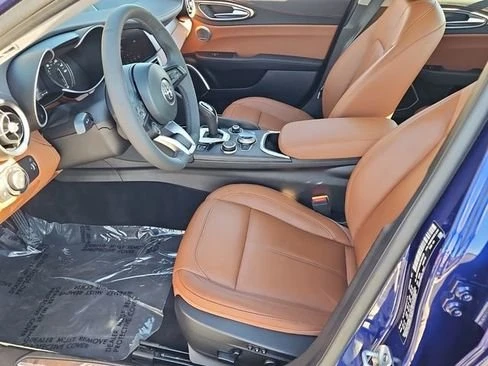 2021 Alfa Romeo Giulia - Image 8 of 18