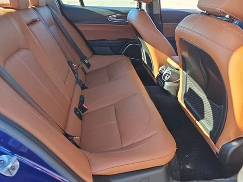 2021 Alfa Romeo Giulia - Image 15 of 18