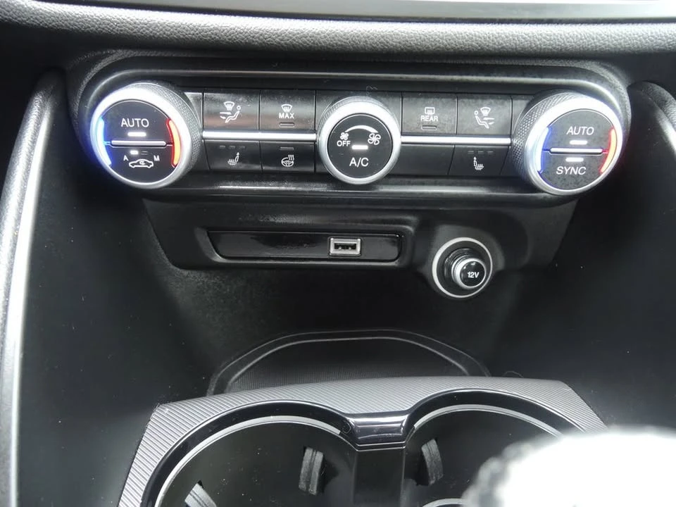 2021 Alfa Romeo Giulia - Image 9 of 9