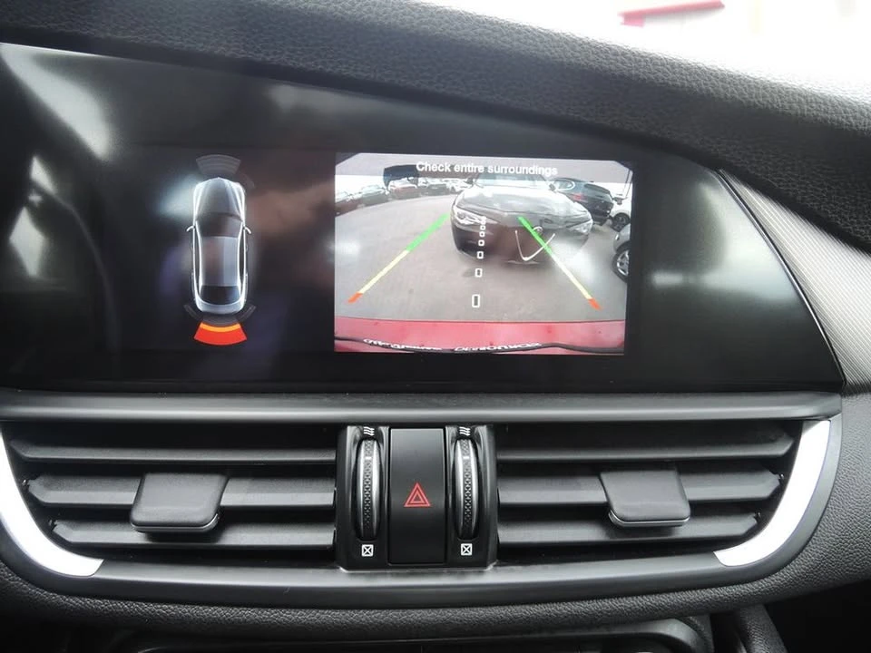 2021 Alfa Romeo Giulia - Image 7 of 9