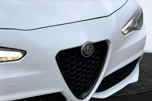 2021 Alfa Romeo Giulia - Image 4 of 20
