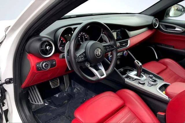 2021 Alfa Romeo Giulia - Image 20 of 20