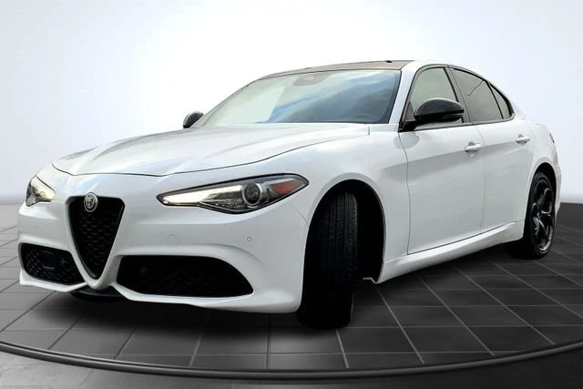 2021 Alfa Romeo Giulia - Image 3 of 20