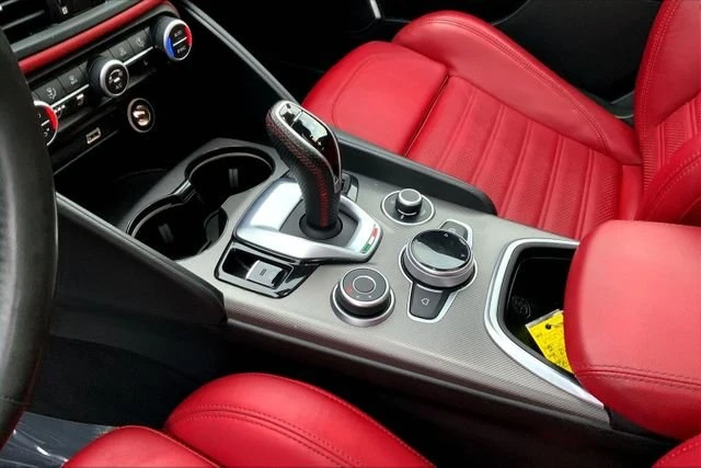 2021 Alfa Romeo Giulia - Image 19 of 20