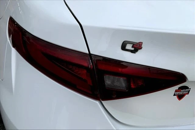 2021 Alfa Romeo Giulia - Image 9 of 20