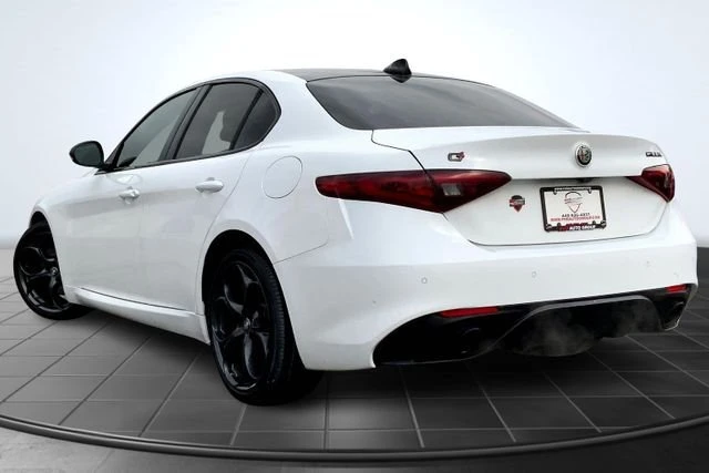 2021 Alfa Romeo Giulia - Image 6 of 20