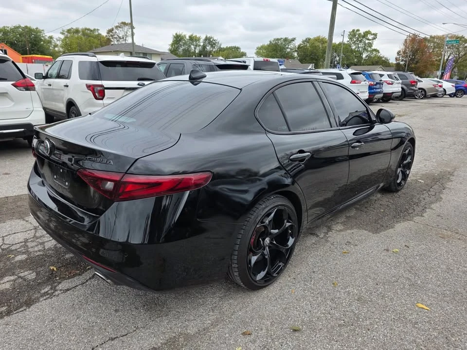 2021 Alfa Romeo Giulia - Image 7 of 20