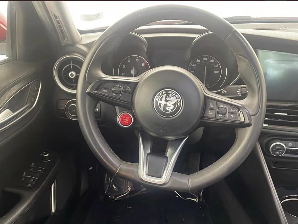2021 Alfa Romeo Giulia - Image 6 of 8