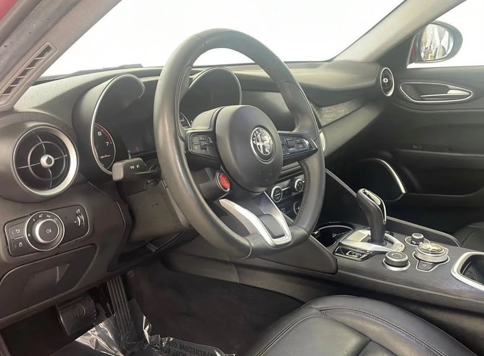 2021 Alfa Romeo Giulia - Image 4 of 8