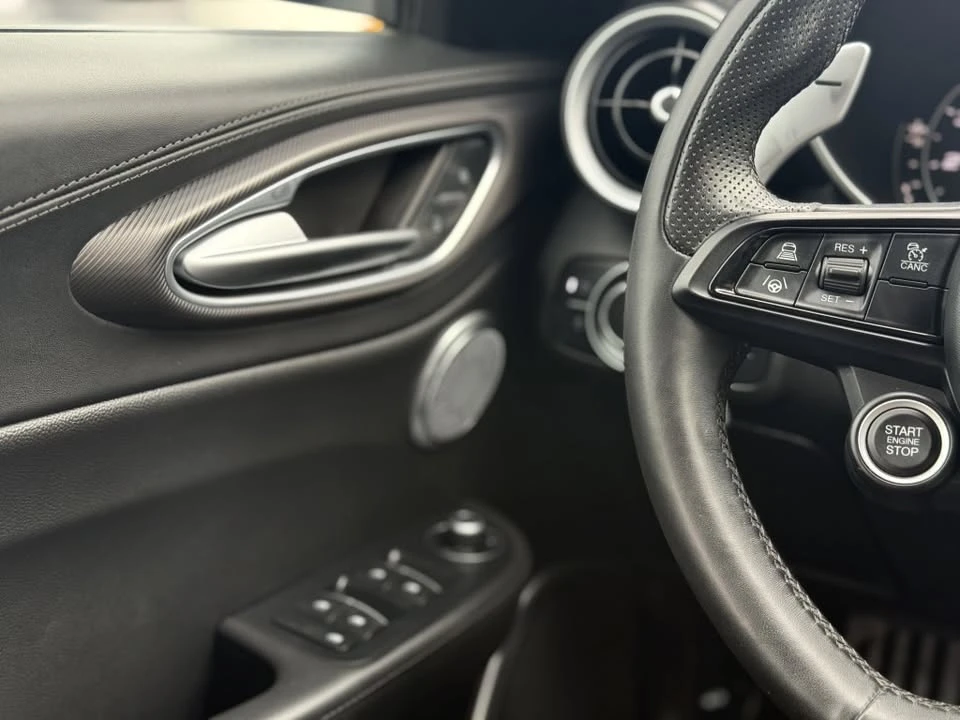 2021 Alfa Romeo Giulia - Image 15 of 15