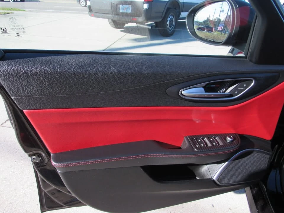2021 Alfa Romeo Giulia - Image 10 of 19