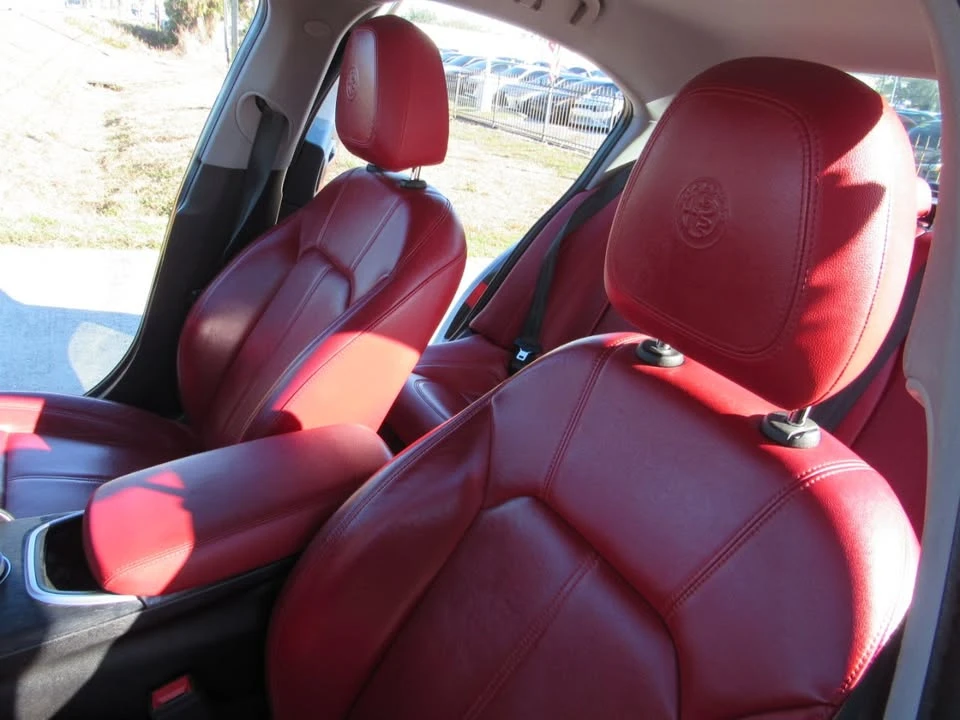 2021 Alfa Romeo Giulia - Image 15 of 19
