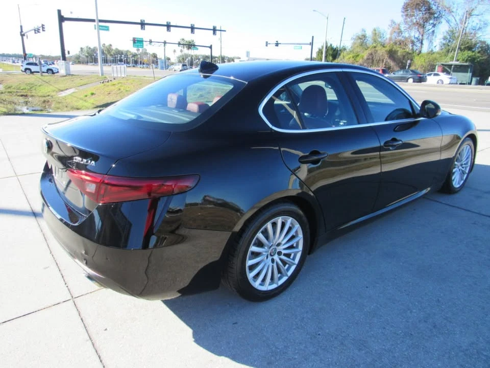 2021 Alfa Romeo Giulia - Image 7 of 19