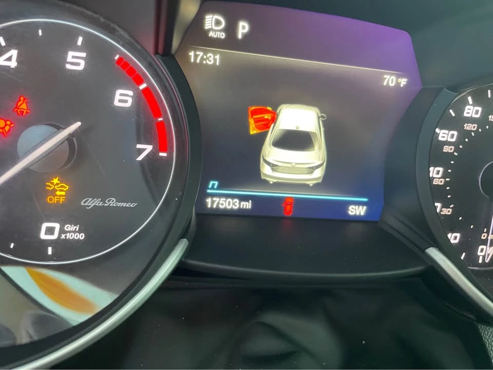 2021 Alfa Romeo Giulia - Image 6 of 6