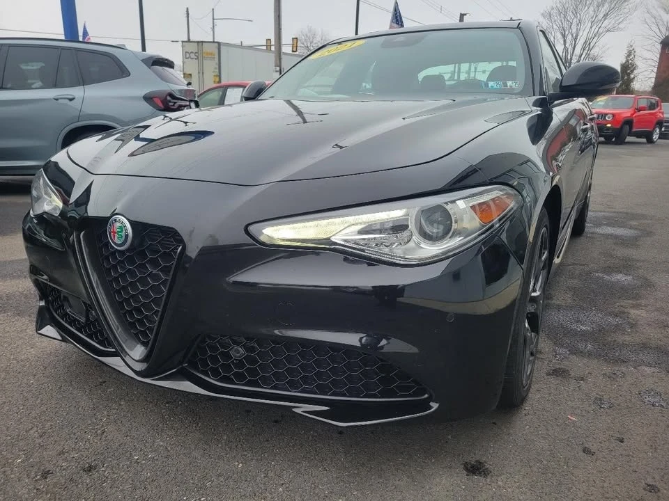 2021 Alfa Romeo Giulia - Image 10 of 19