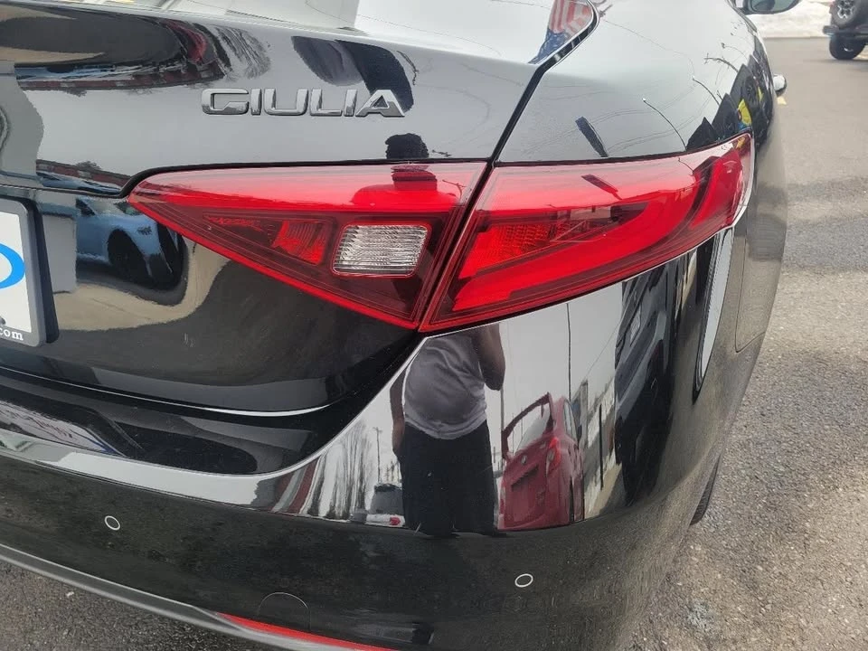 2021 Alfa Romeo Giulia - Image 16 of 19