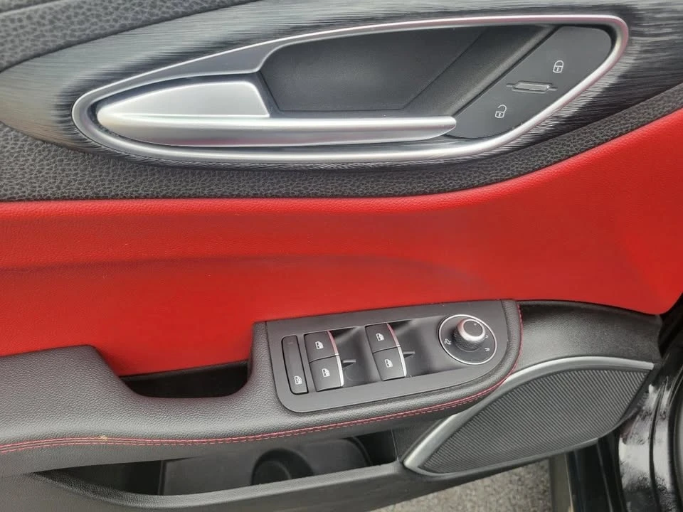 2021 Alfa Romeo Giulia - Image 19 of 19