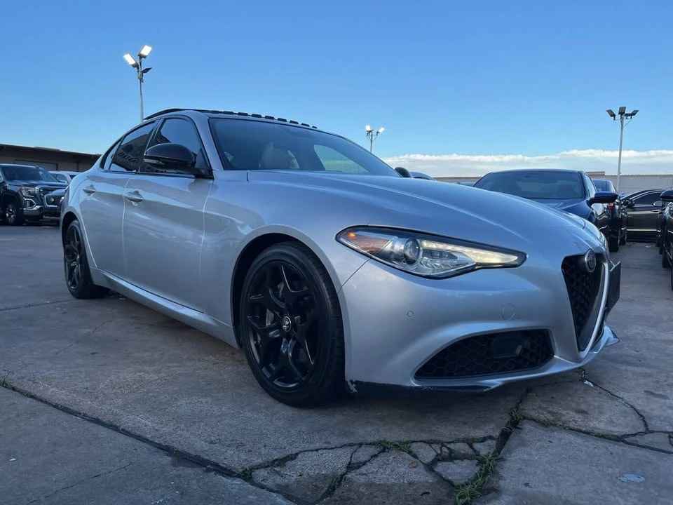 2021 Alfa Romeo Giulia - Image 7 of 16
