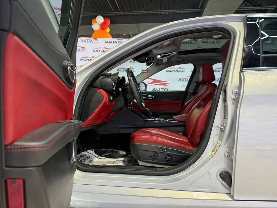 2021 Alfa Romeo Giulia - Image 12 of 20