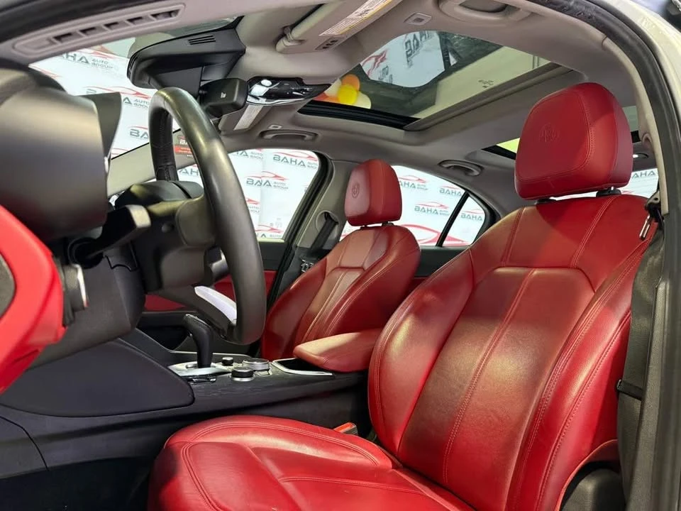 2021 Alfa Romeo Giulia - Image 16 of 20