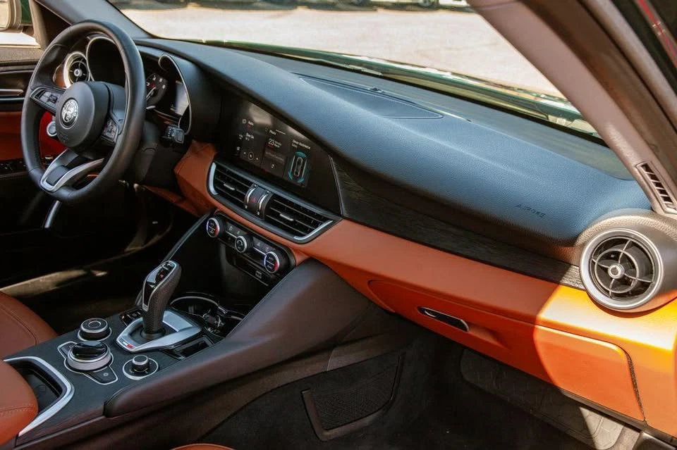2021 Alfa Romeo Giulia - Image 9 of 16