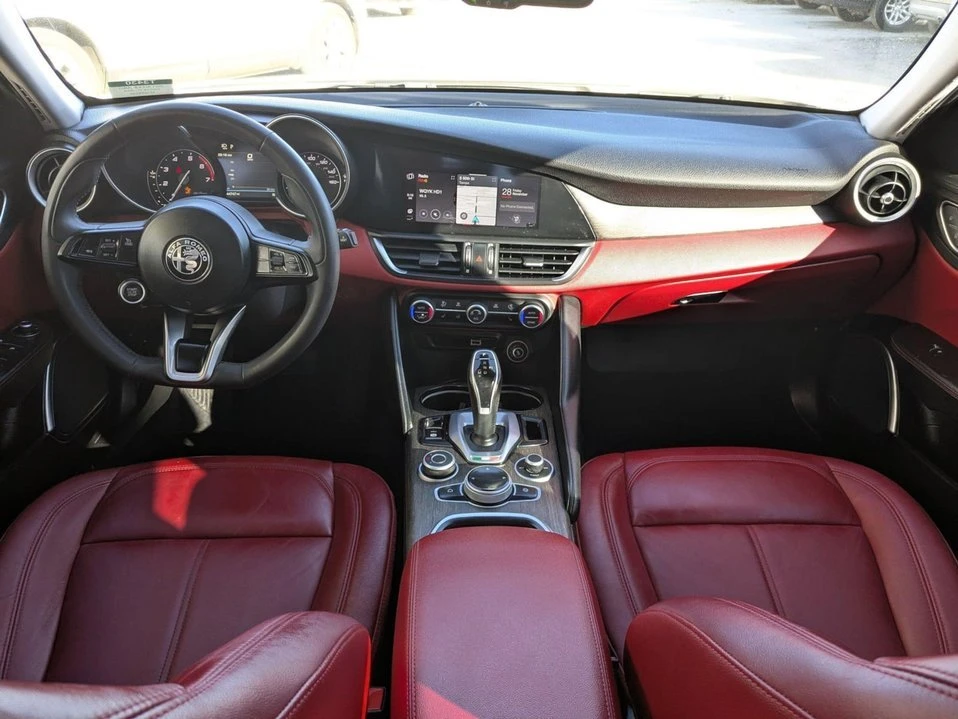 2021 Alfa Romeo Giulia - Image 16 of 20