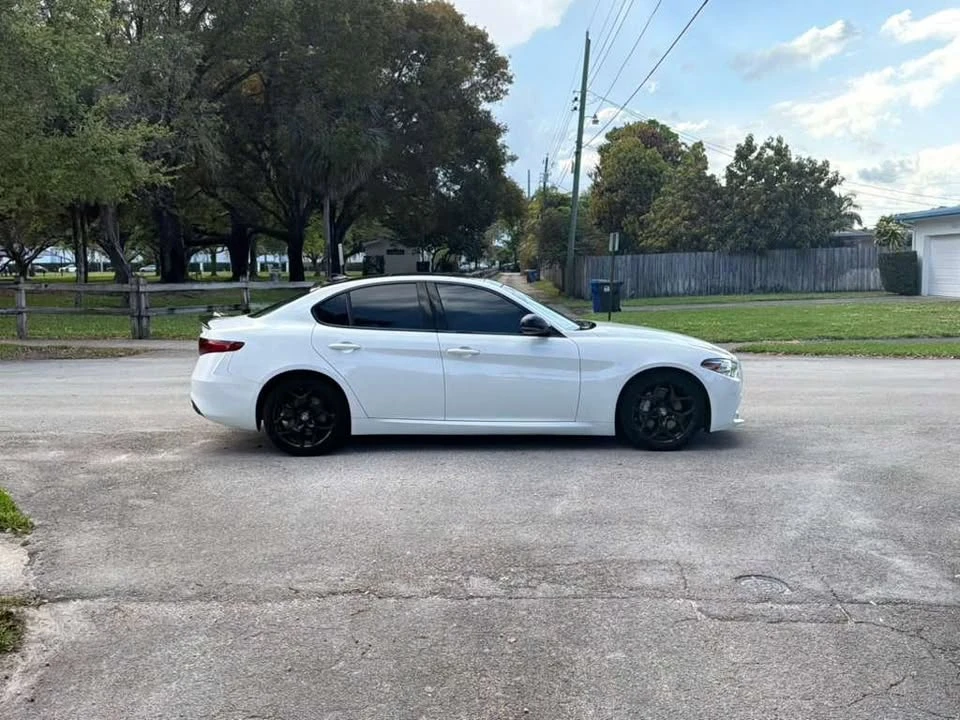 2021 Alfa Romeo Giulia - Image 4 of 8