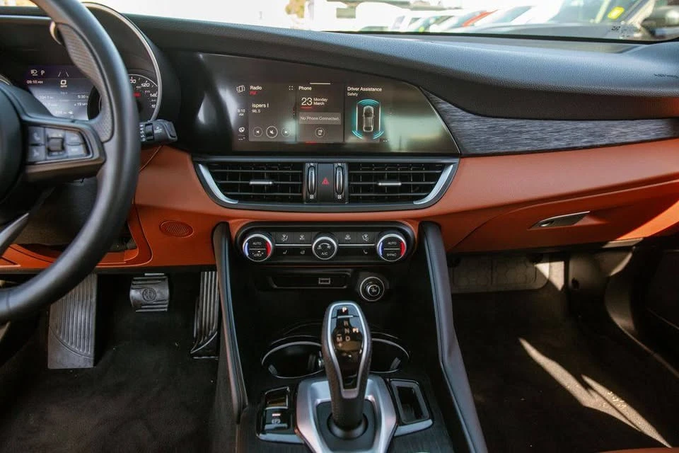 2021 Alfa Romeo Giulia - Image 12 of 16