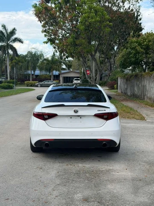 2021 Alfa Romeo Giulia - Image 6 of 8