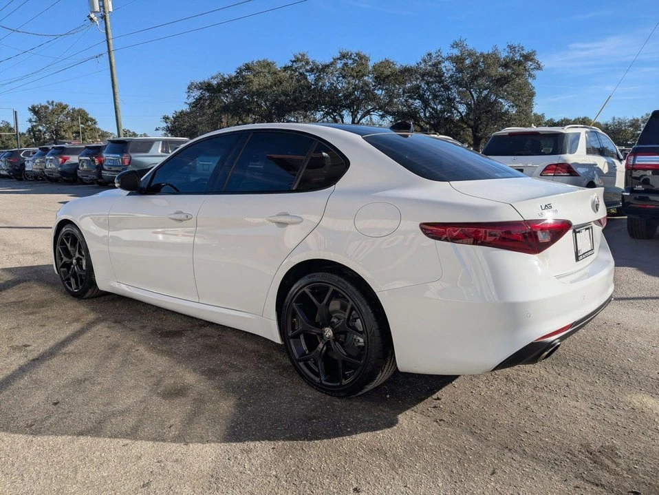 2021 Alfa Romeo Giulia - Image 5 of 20