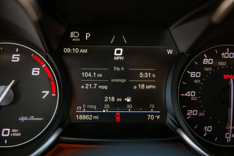 2021 Alfa Romeo Giulia - Image 16 of 16