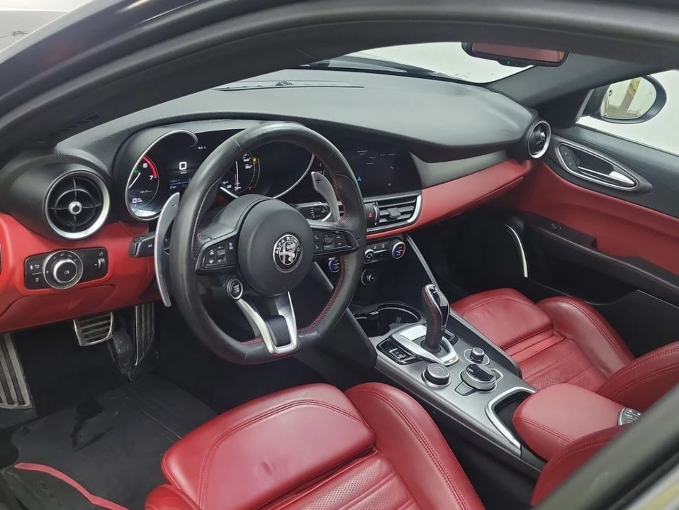 2021 Alfa Romeo Giulia - Image 8 of 11