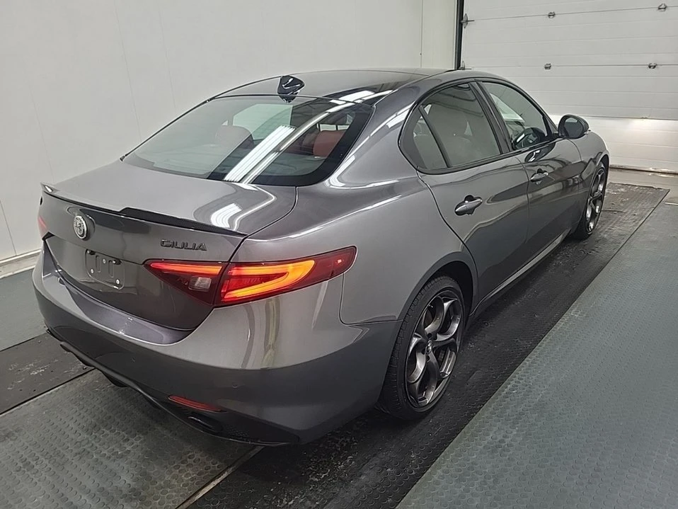 2021 Alfa Romeo Giulia - Image 6 of 11