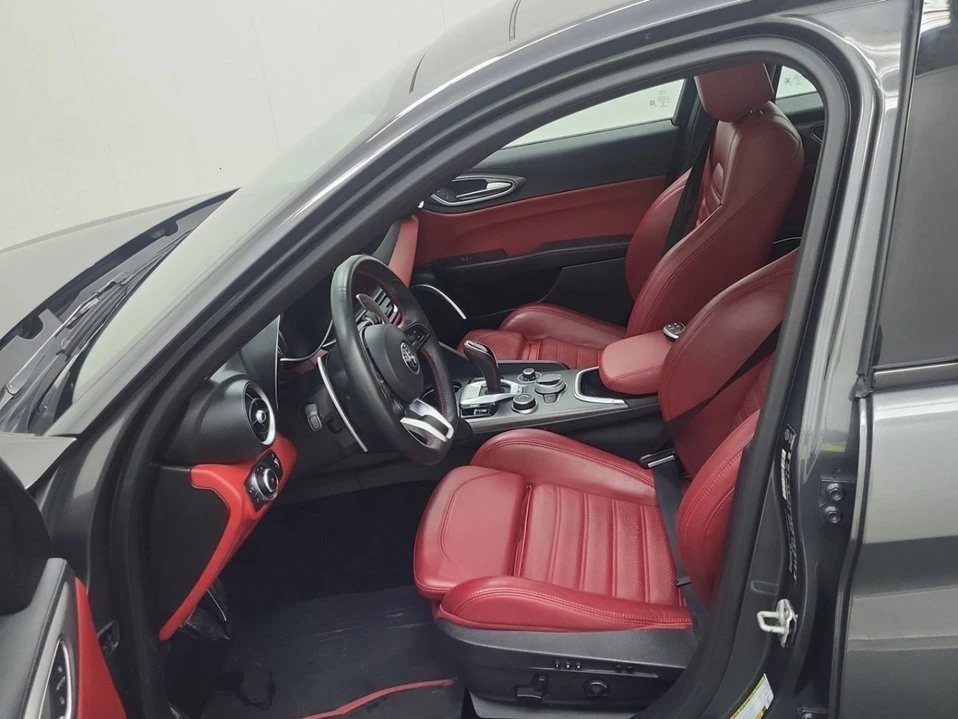 2021 Alfa Romeo Giulia - Image 7 of 11