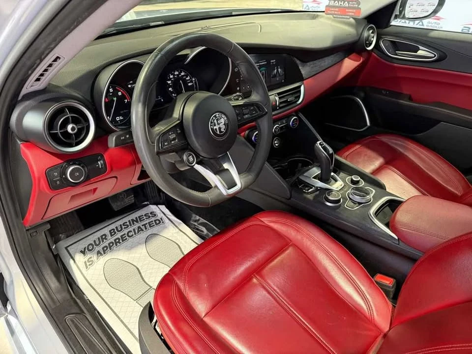 2021 Alfa Romeo Giulia - Image 19 of 20