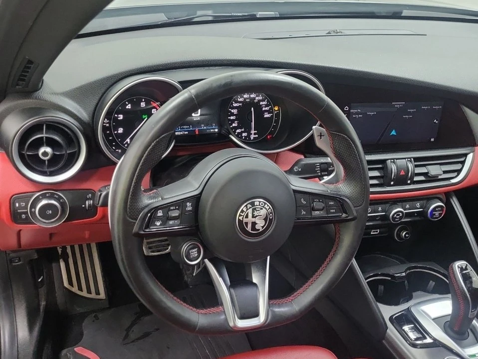 2021 Alfa Romeo Giulia - Image 10 of 11