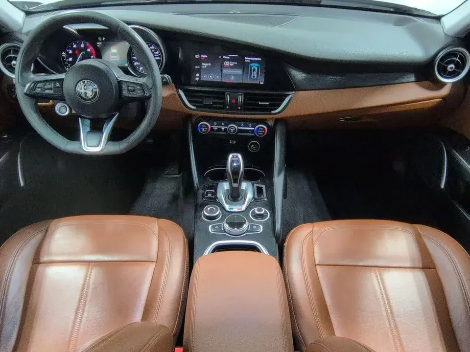 2021 Alfa Romeo Giulia - Image 16 of 20