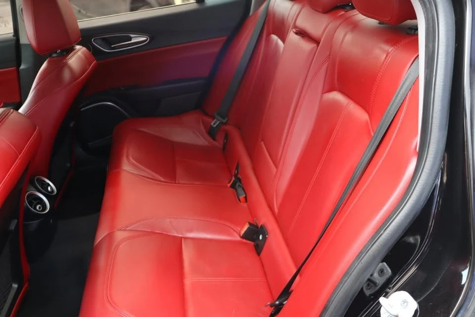 2021 Alfa Romeo Giulia - Image 17 of 19