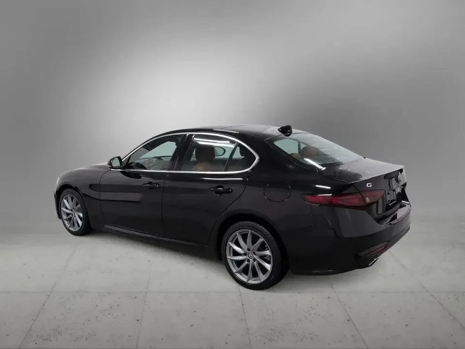 2021 Alfa Romeo Giulia - Image 6 of 20