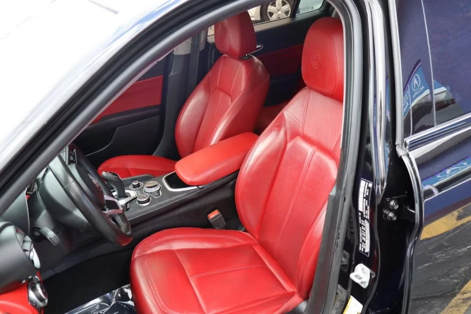 2021 Alfa Romeo Giulia - Image 14 of 19