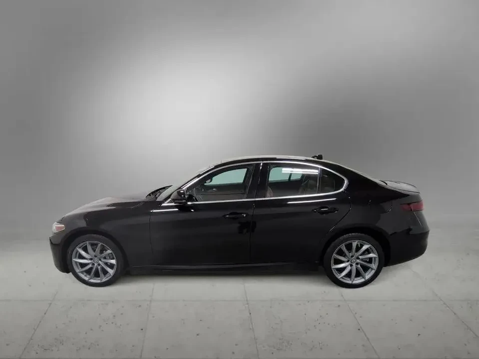2021 Alfa Romeo Giulia - Image 5 of 20