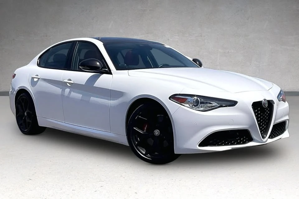 2021 Alfa Romeo Giulia - Image 2 of 7
