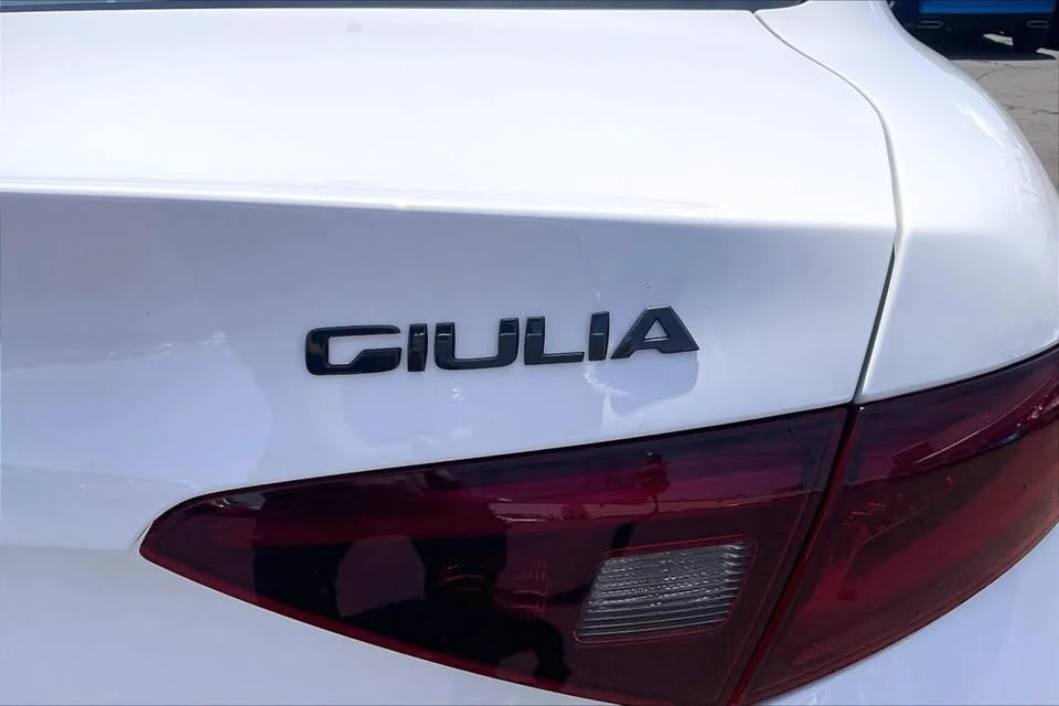 2021 Alfa Romeo Giulia - Image 6 of 7