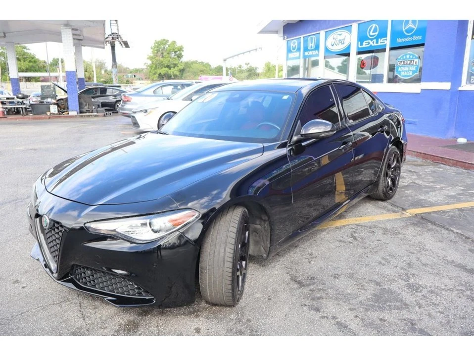 2021 Alfa Romeo Giulia - Image 7 of 20