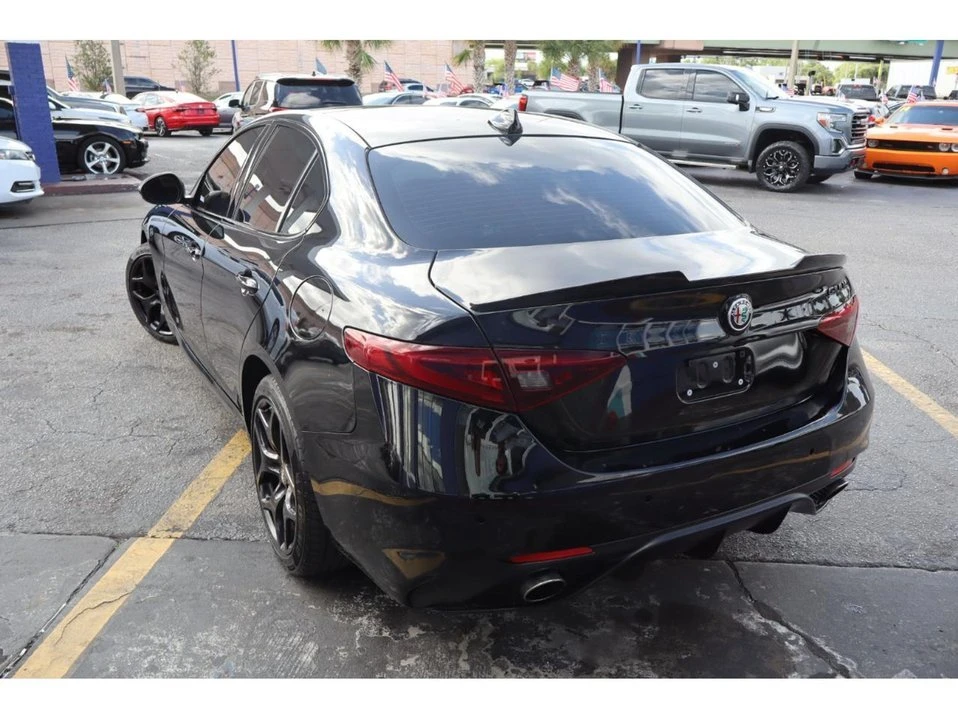 2021 Alfa Romeo Giulia - Image 5 of 20