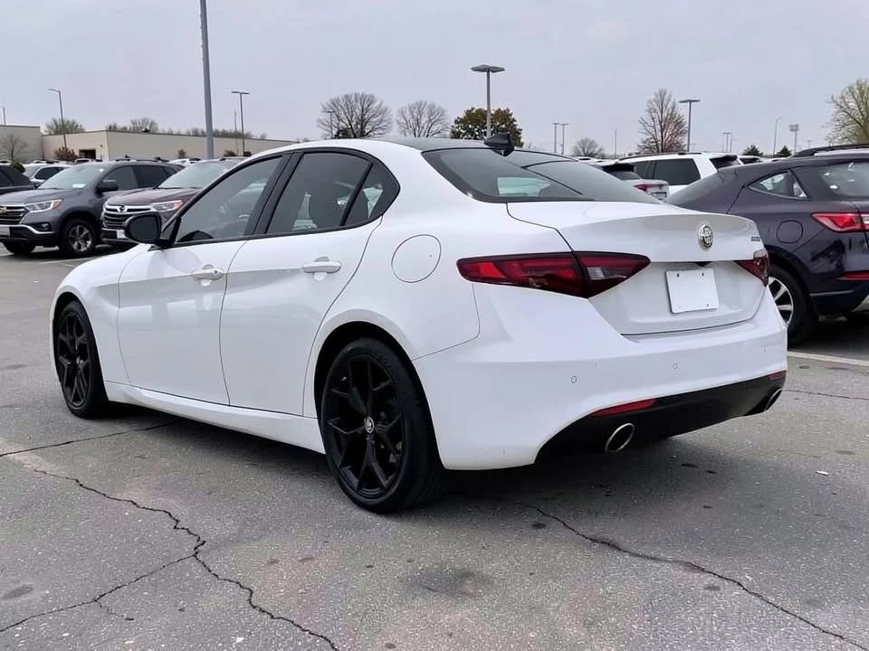 2021 Alfa Romeo Giulia - Image 3 of 7