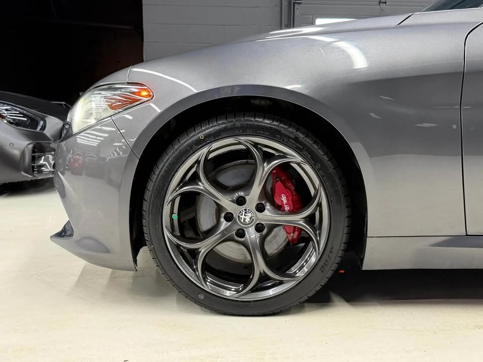 2021 Alfa Romeo Giulia - Image 15 of 19