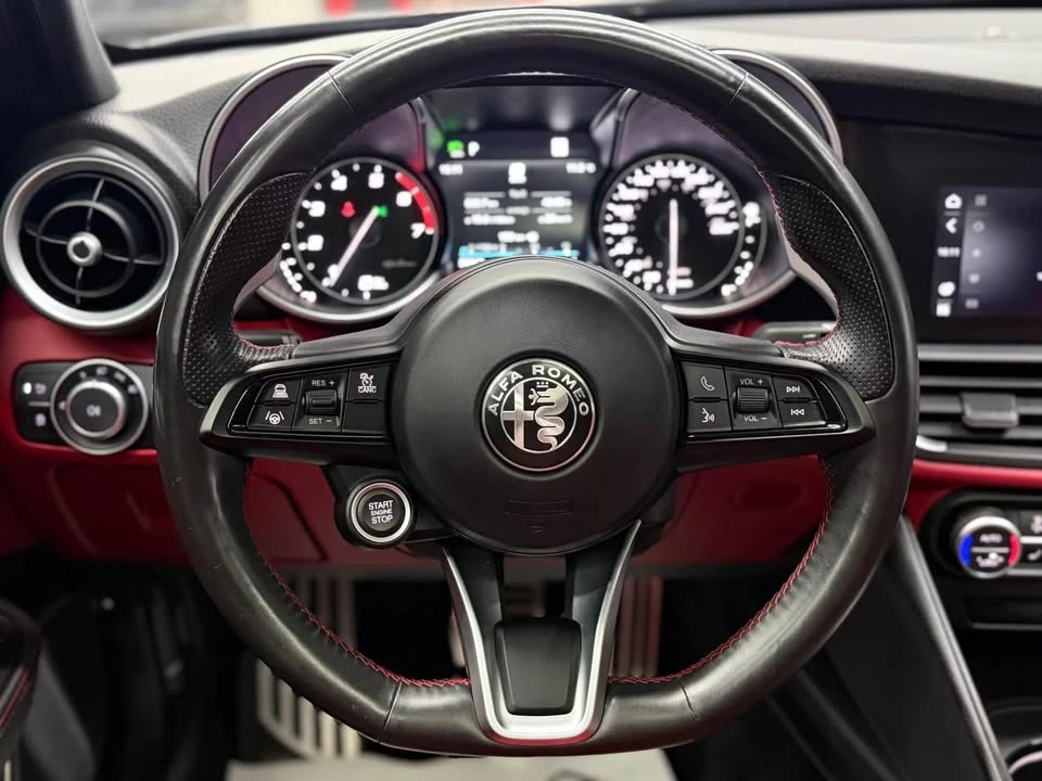 2021 Alfa Romeo Giulia - Image 6 of 19