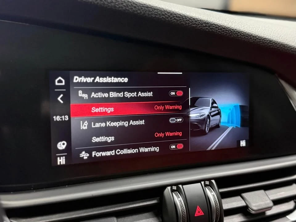 2021 Alfa Romeo Giulia - Image 9 of 19