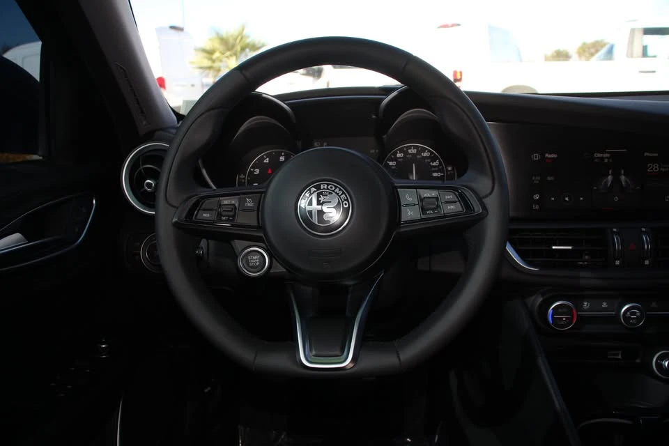 2021 Alfa Romeo Giulia - Image 14 of 19